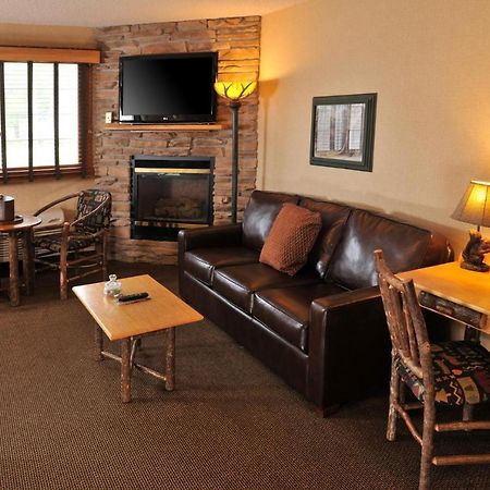 Boarders Inn & Suites By Cobblestone Hotels In Waukon Exterior foto
