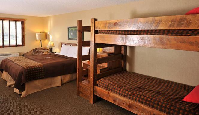 Boarders Inn & Suites By Cobblestone Hotels In Waukon Exterior foto