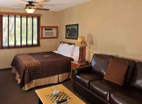 Boarders Inn & Suites By Cobblestone Hotels In Waukon Exterior foto